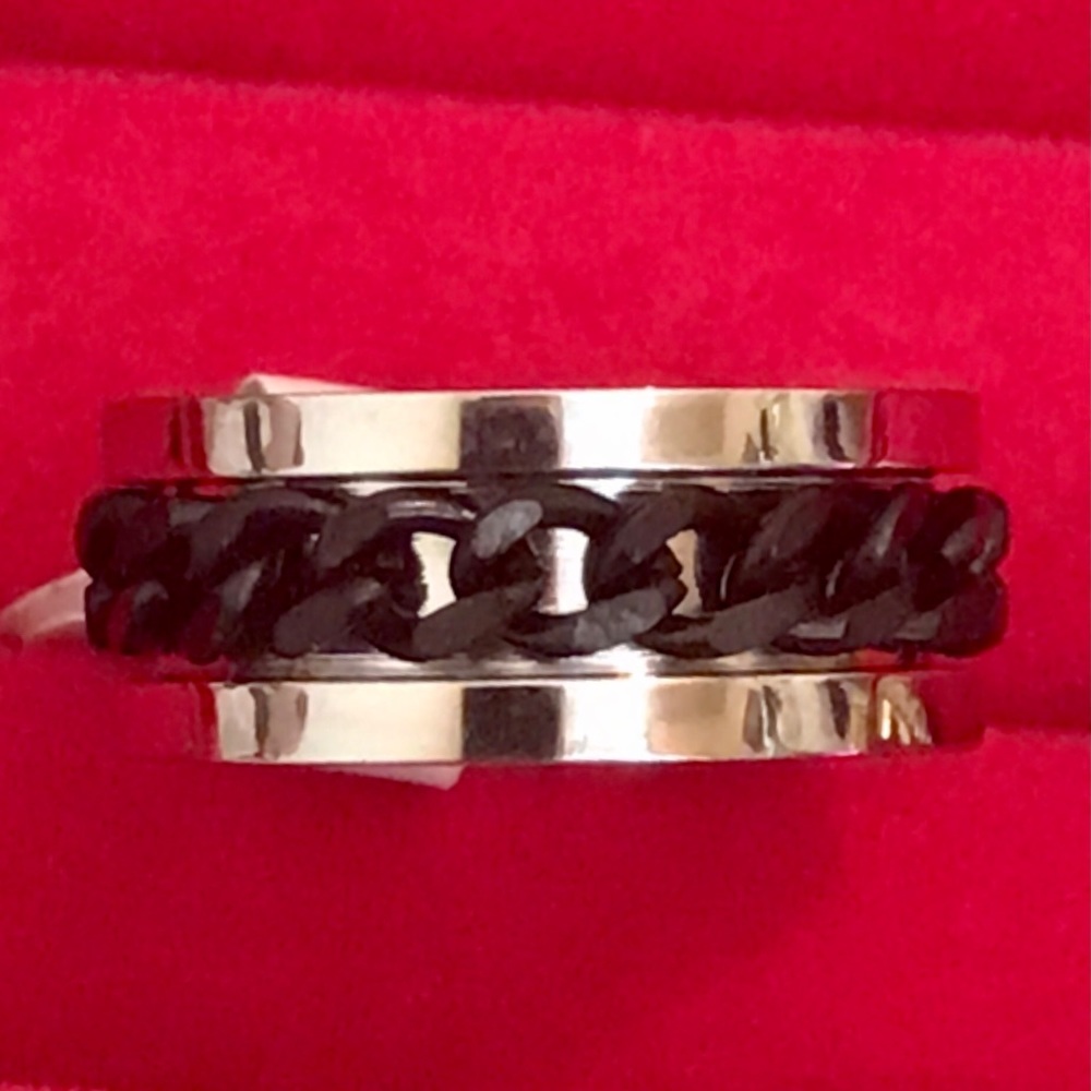 NWOT SPINNER POLISHED STAINLESS  RING